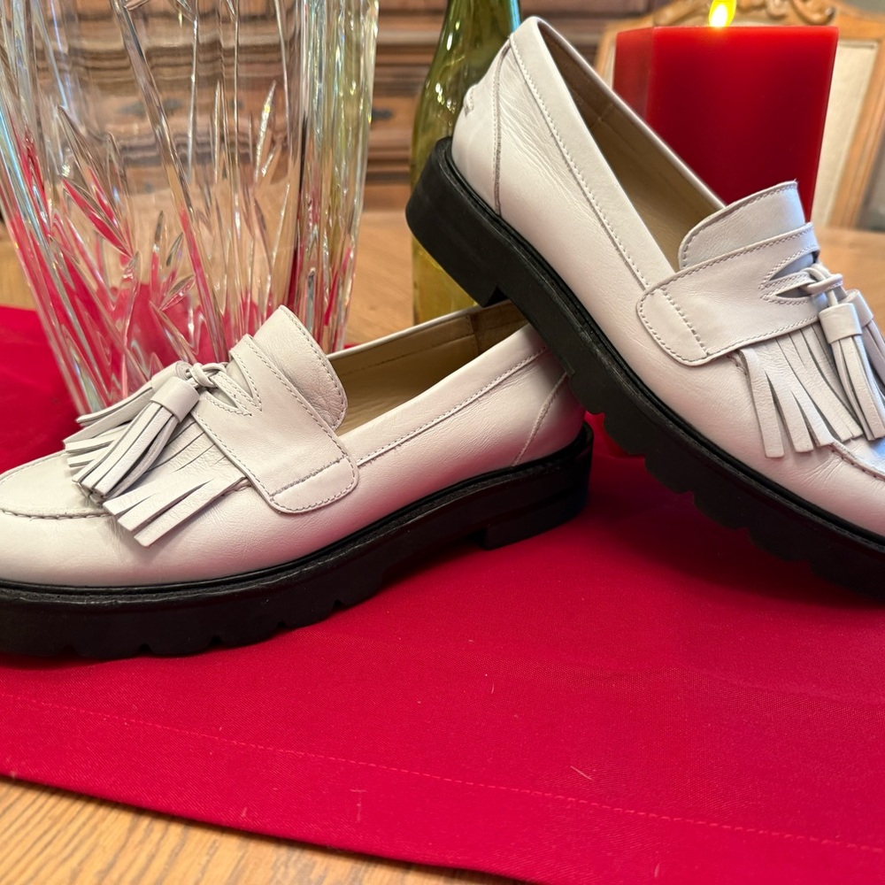 Stuart Weitzman Women’s White Leather Tassel Loafers